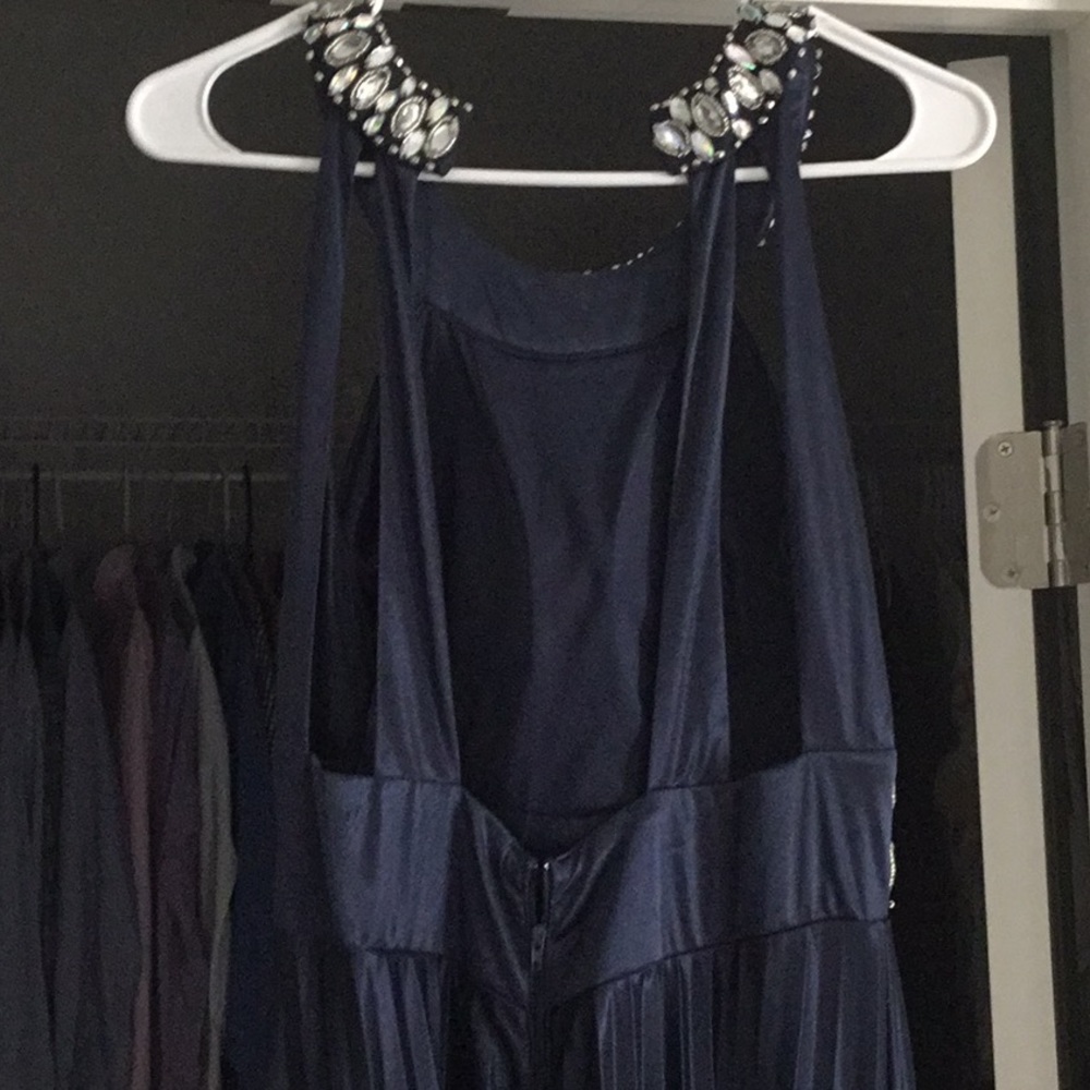 Formal Dress - Picture 4 of 4